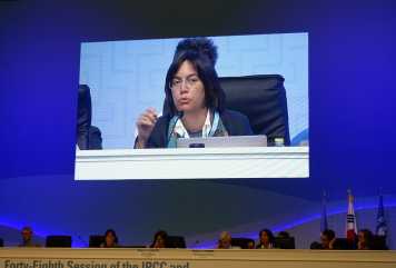 Sonia Seneviratne at the IPCC session